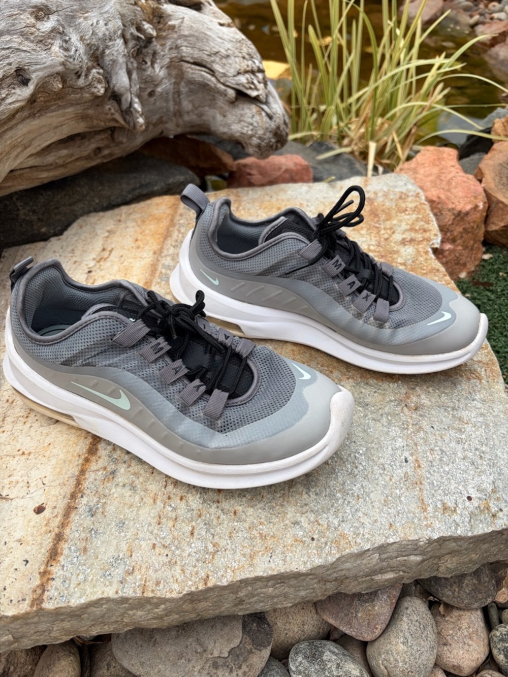 Nike Air Max Axis Women’s 7 Gray Black Running Shoes Athletic Sneakers